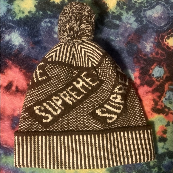 Supreme knit hat (Brown)